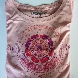 SAHALIE SAT MKT LSLEEVE TEE NEW